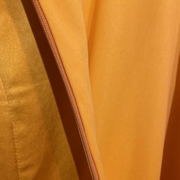 IEENA for Mac Duggal size 10 sillk yellow - Picture 14 of 16